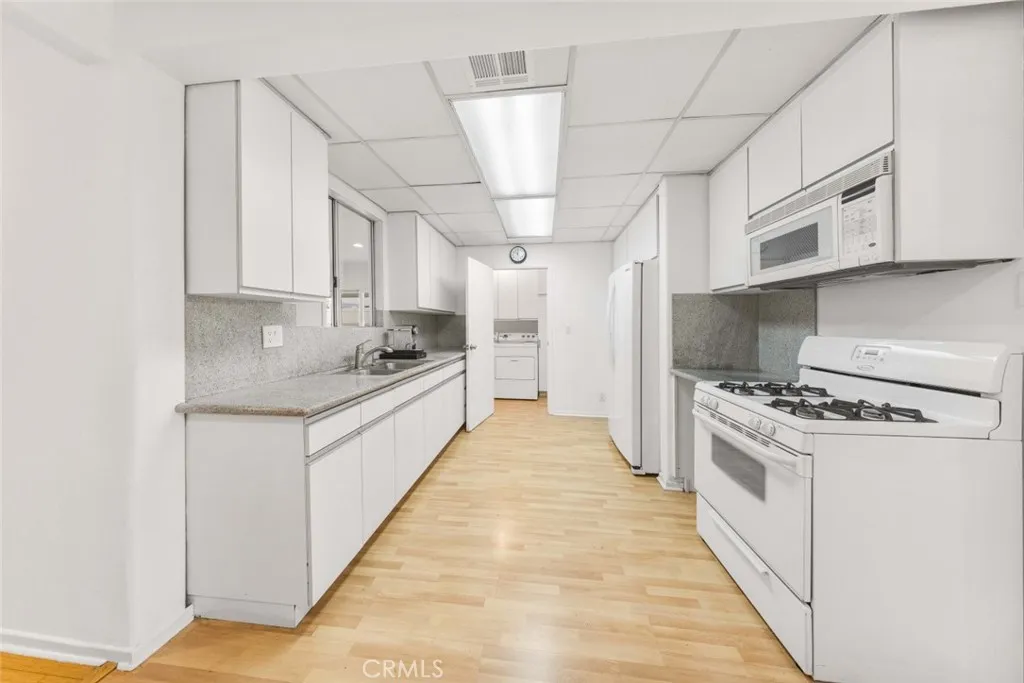 Additional image 8 of 12329 Burton, North Hollywood, CA 91605