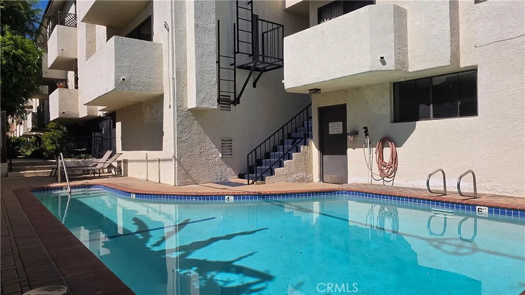 5255 Bellingham Ave Unit 5, Valley Village, CA 91607