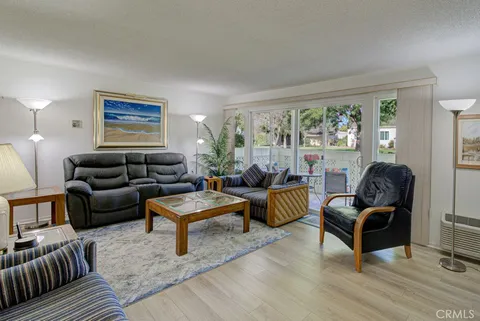 224 Avenida Majorca Unit B, Laguna Woods, CA MLS: OC25045930