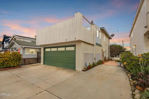 132 Santa Monica Avenue, Oxnard, CA MLS: V1-28975