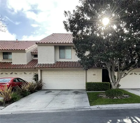 20916 Coastview Lane, Huntington Beach, CA MLS: OC25057405