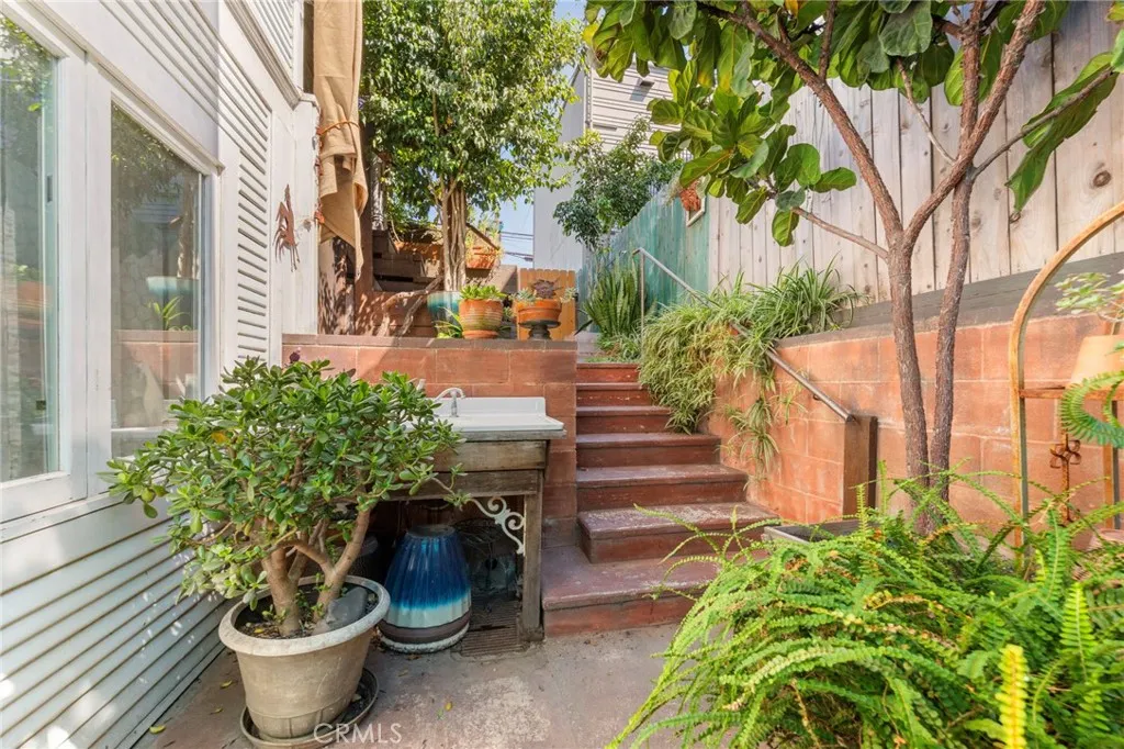 Additional image 136 of 628 W 10th Street, Long Beach, CA 90813