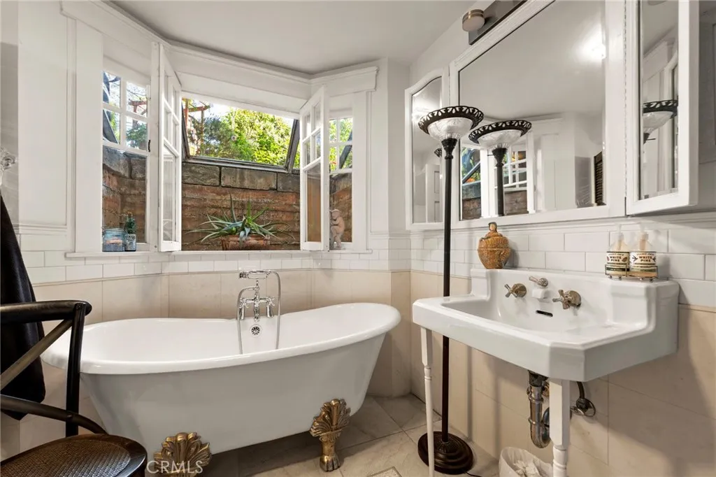 Additional image 107 of 628 W 10th Street, Long Beach, CA 90813