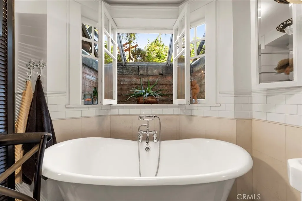 Additional image 108 of 628 W 10th Street, Long Beach, CA 90813