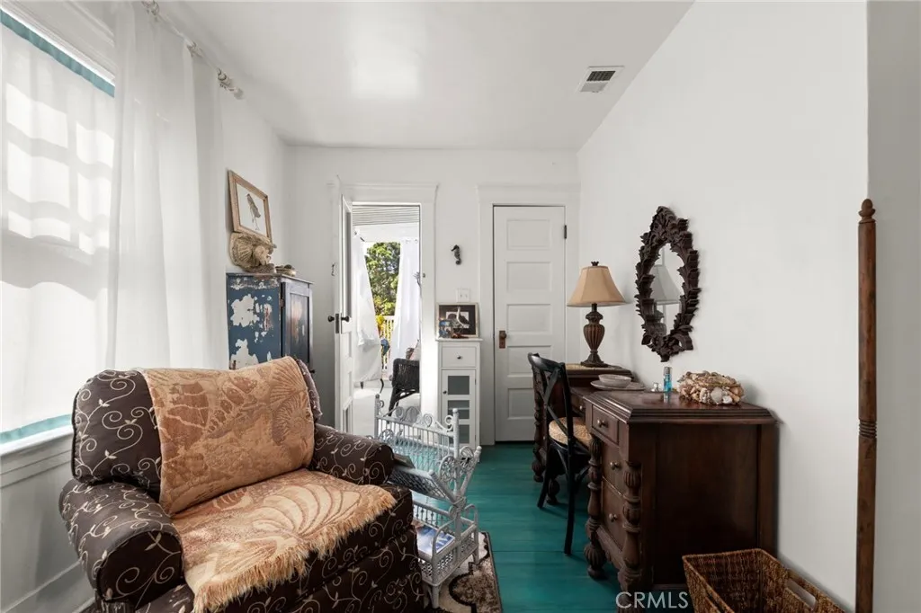 Additional image 119 of 628 W 10th Street, Long Beach, CA 90813