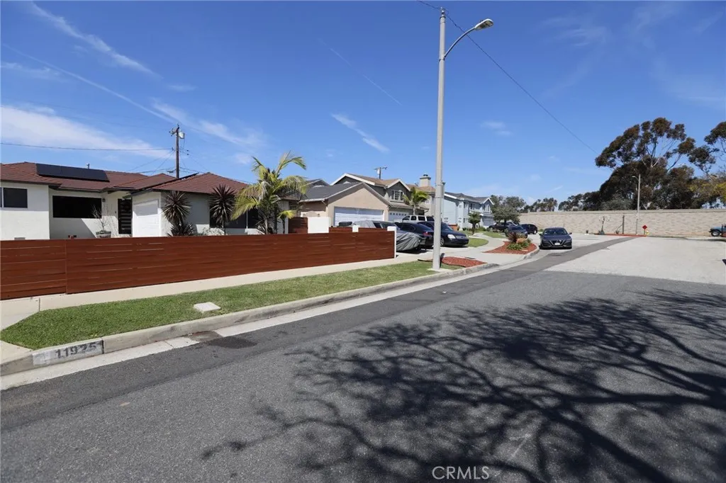 Additional image 71 of 11925 Daleside Avenue, Hawthorne, CA 90250