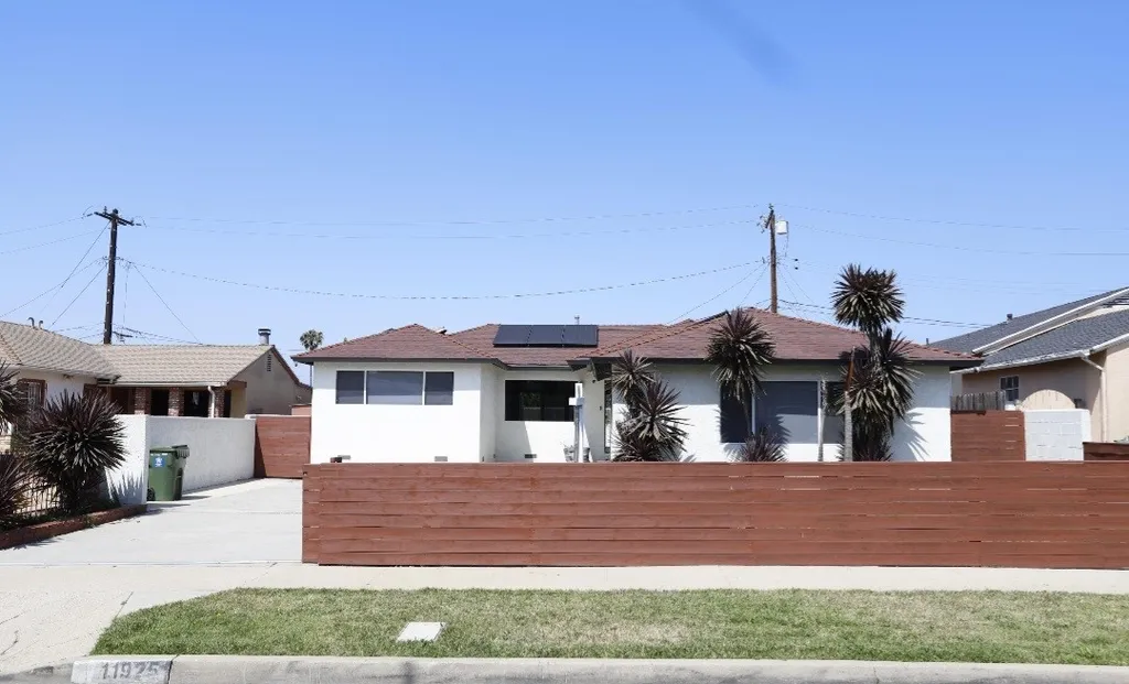 Additional image 2 of 11925 Daleside Avenue, Hawthorne, CA 90250
