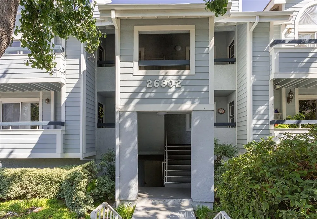26802 Claudette Street Unit 318, Canyon Country, CA 91351