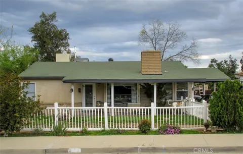 471 Poplar Avenue, Bakersfield, CA MLS: PI25057387