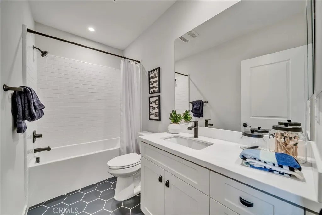 Additional image 70 of 124 Sunnyside, Irvine, CA 92618