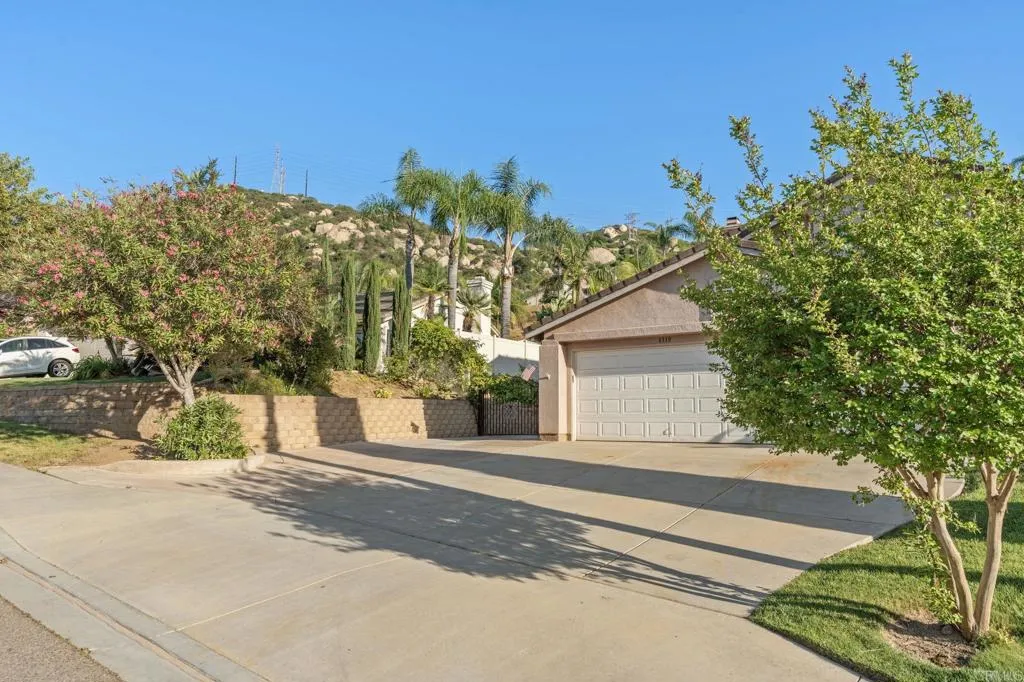 8339 E County Dr, El Cajon, CA 92021