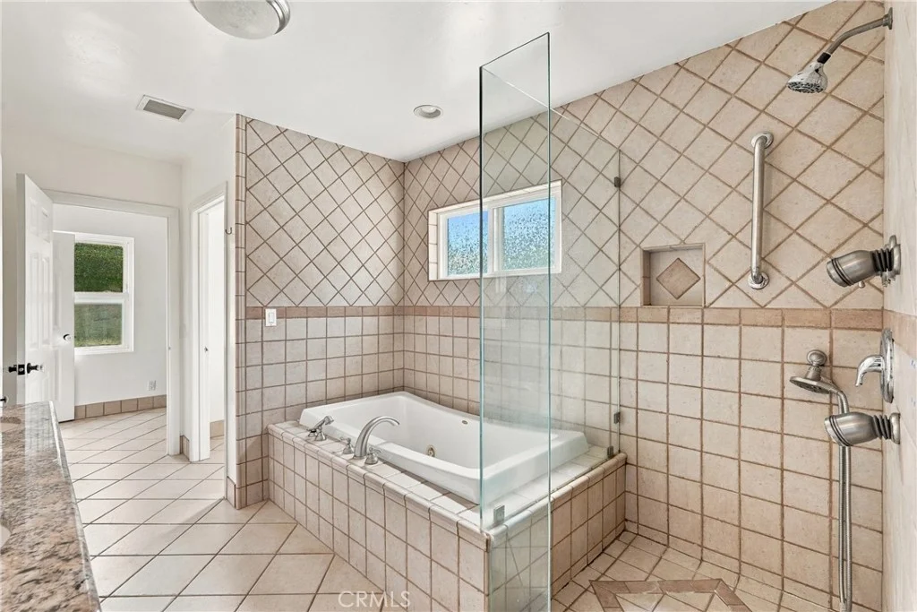1100 E Whiting Avenue, Fullerton, CA 92831