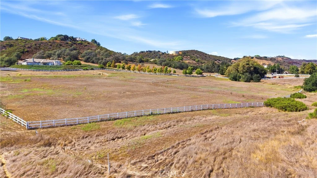 8 Oak Trail Court, Murrieta, CA 92562