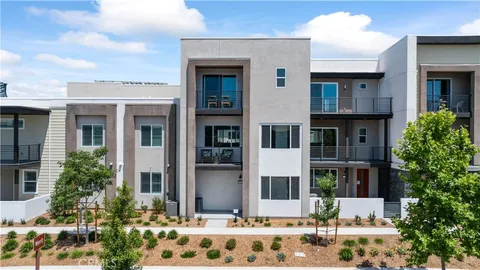 1073 Cadence, Irvine, CA MLS: WS25089818