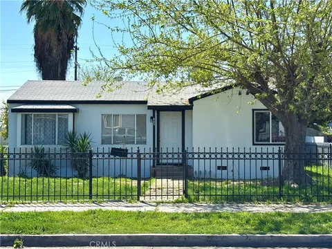 807 Wilson Avenue, Bakersfield, CA MLS: SR25068197