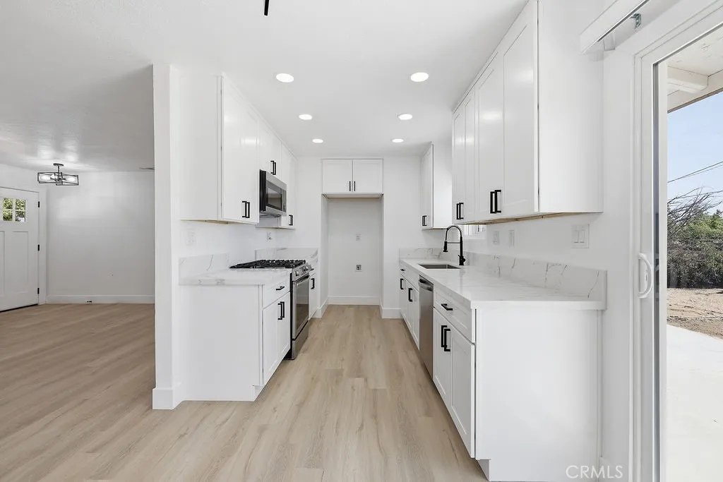 Additional image 47 of 16559 Warwick Street, Victorville, CA 92395