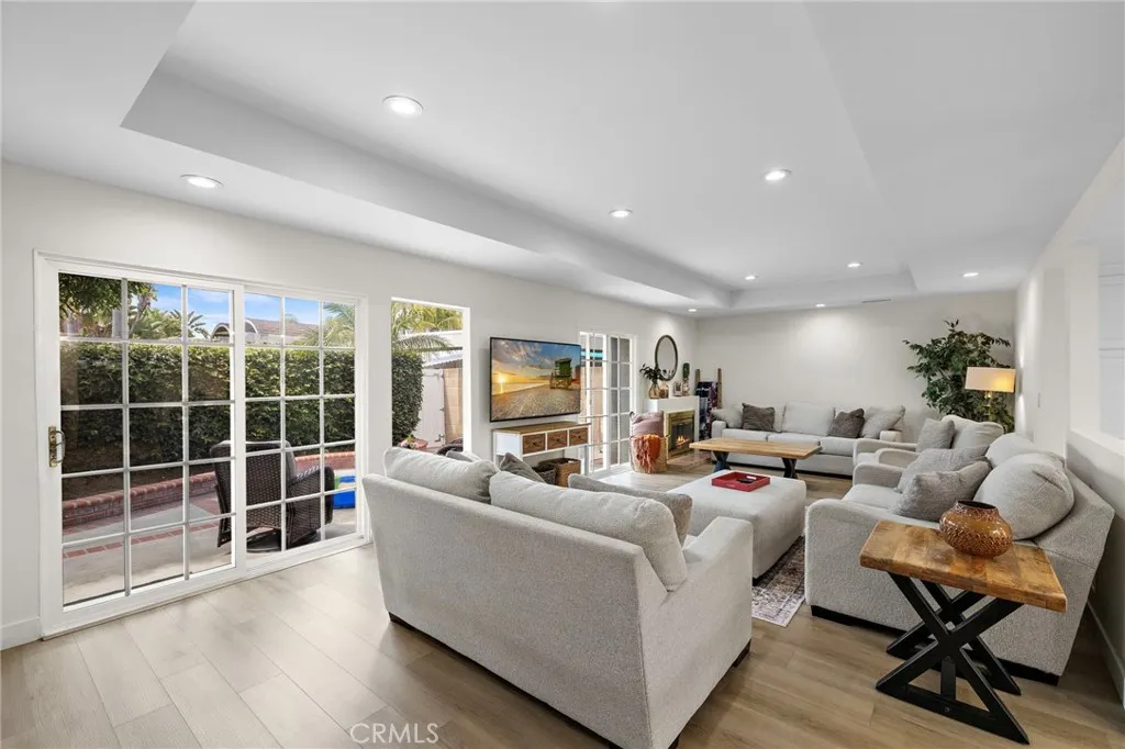 Additional image 4 of 2435 Marseilles Way, Costa Mesa, CA 92627