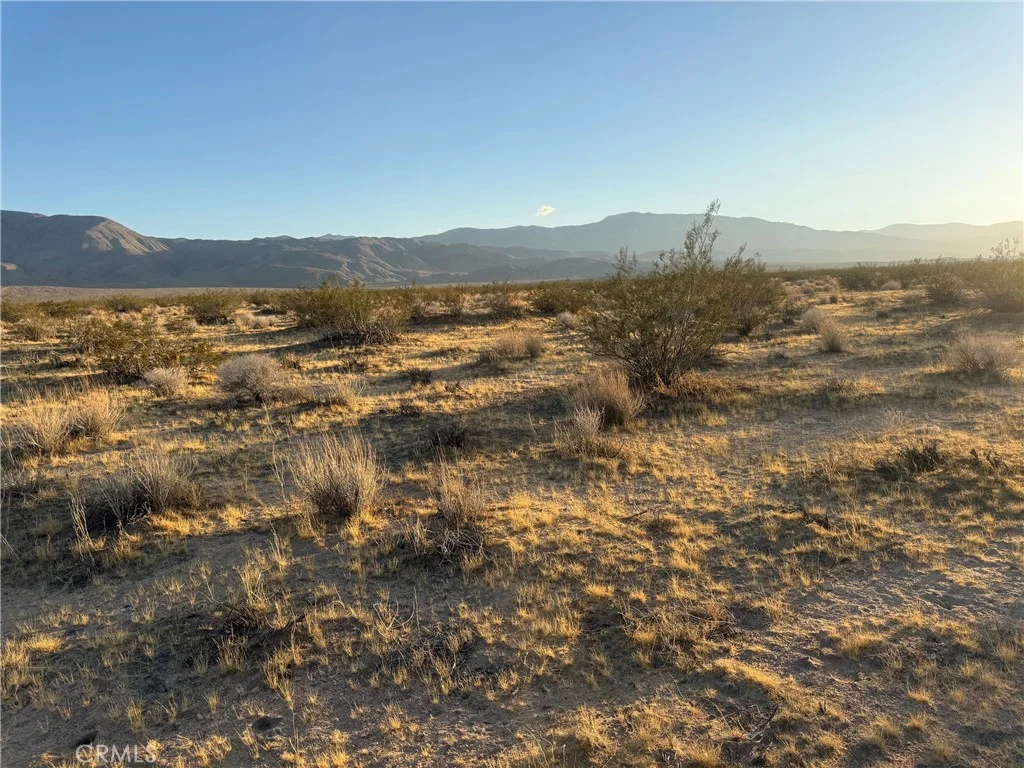 1 Swanee Road, Lucerne Valley, CA 92356