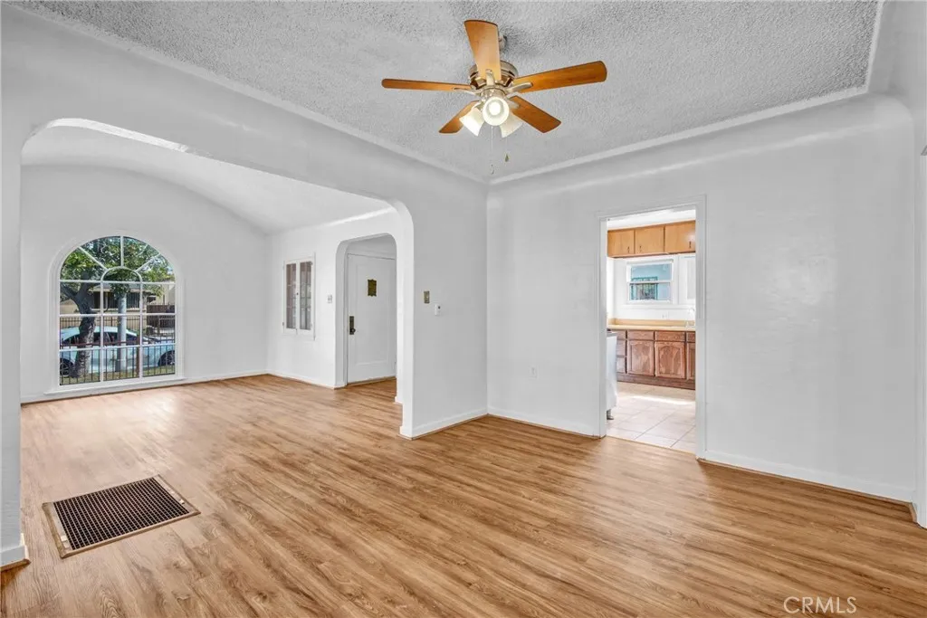 Additional image 43 of 914 E 83rd Street, Los Angeles, CA 90001