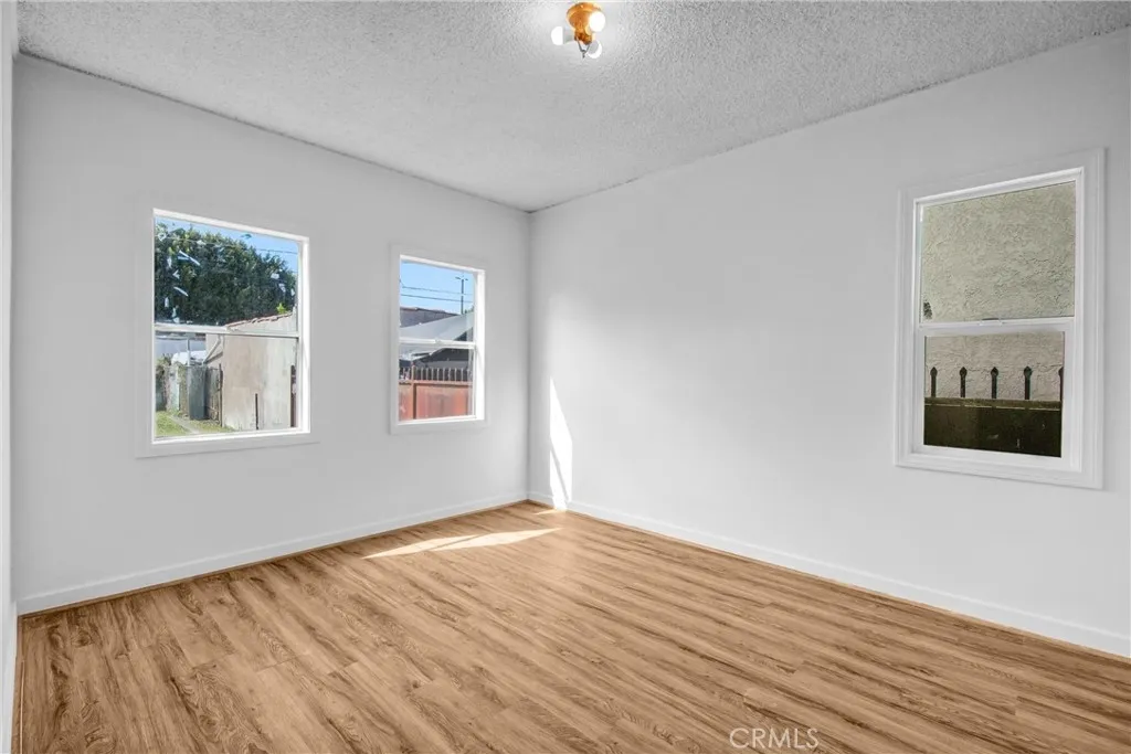 Additional image 53 of 914 E 83rd Street, Los Angeles, CA 90001