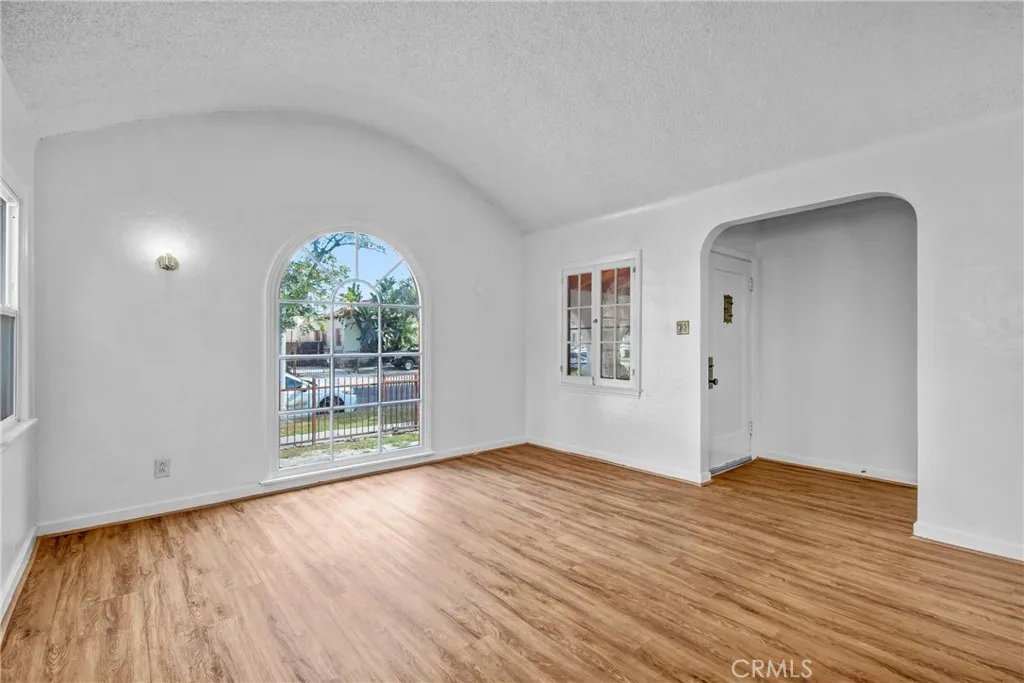 Additional image 42 of 914 E 83rd Street, Los Angeles, CA 90001