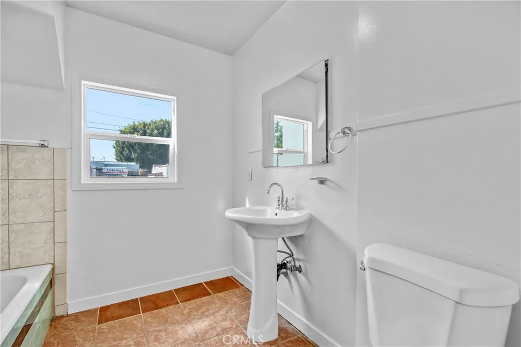 Additional image 55 of 914 E 83rd Street, Los Angeles, CA 90001