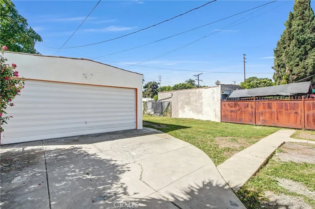 Additional image 61 of 914 E 83rd Street, Los Angeles, CA 90001