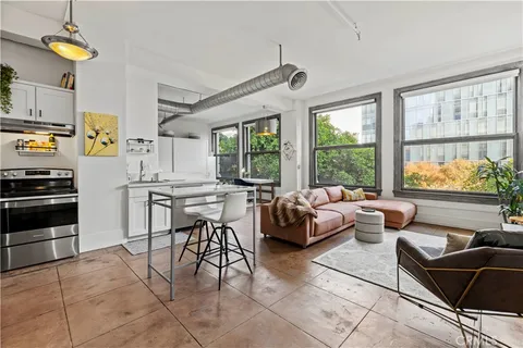 108 W 2nd Street Unit 214, Los Angeles, CA 90012 - MLS#: GD24252802