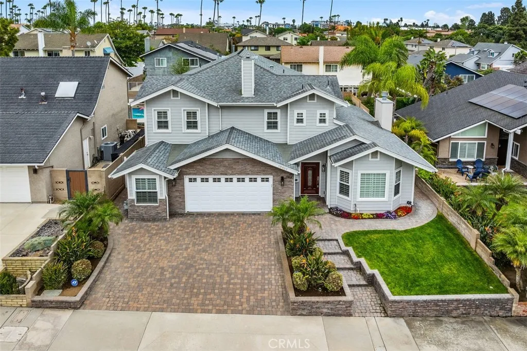 18452 Carnaby Ln, Huntington Beach, CA 92648