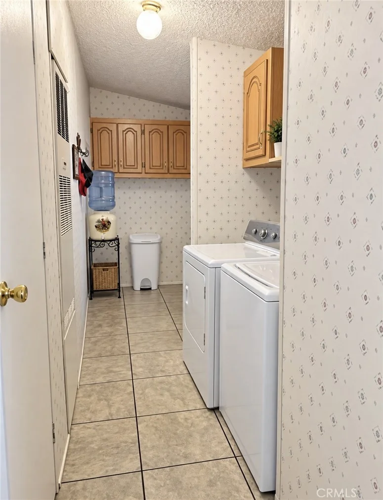 27361 Sierra Hwy Unit 37, Canyon Country, CA 91351