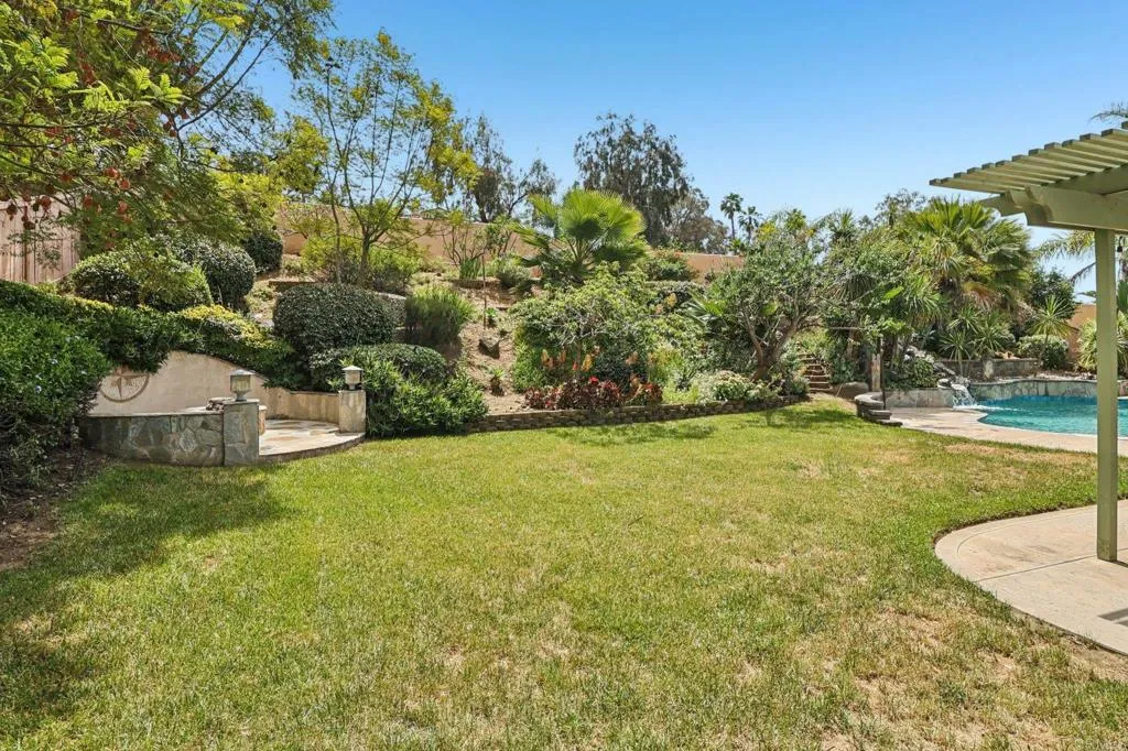 Additional image 38 of 1747 Crescent Knolls Gln, Escondido, CA 92029