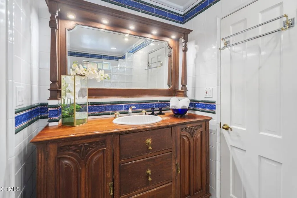 Additional image 90 of 2341 Meadow Valley Terrace, Los Angeles, CA 90039