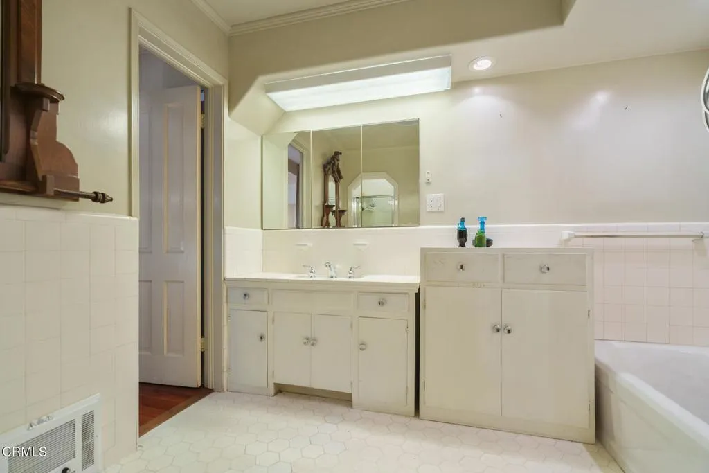 Additional image 111 of 2341 Meadow Valley Terrace, Los Angeles, CA 90039