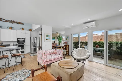 1462 Loma Drive, Hermosa Beach, CA 90254 - MLS#: SB25020367