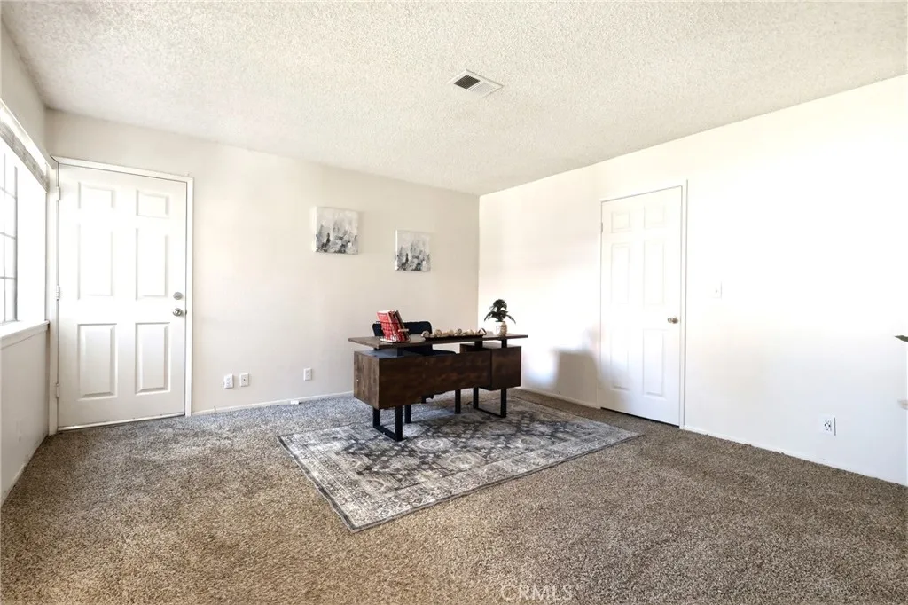 Additional image 13 of 19077 Elm Dr, Apple Valley, CA 92308