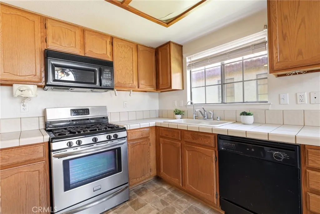 Additional image 35 of 19077 Elm Dr, Apple Valley, CA 92308