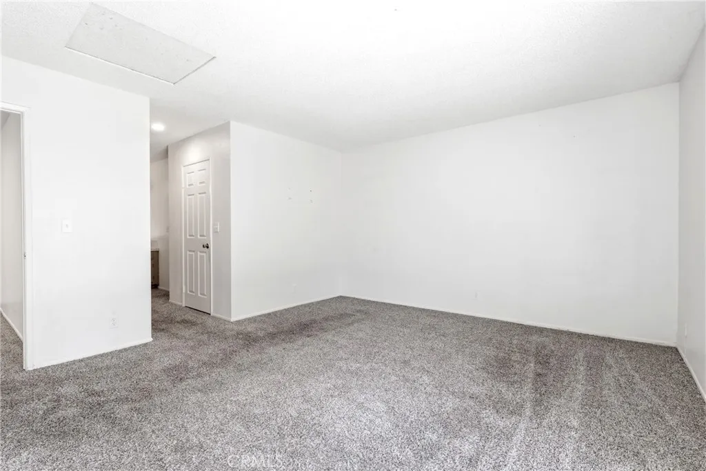 Additional image 48 of 19077 Elm Dr, Apple Valley, CA 92308