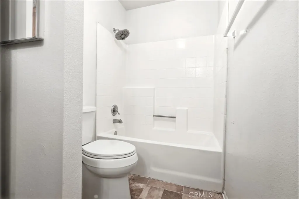 Additional image 46 of 19077 Elm Dr, Apple Valley, CA 92308