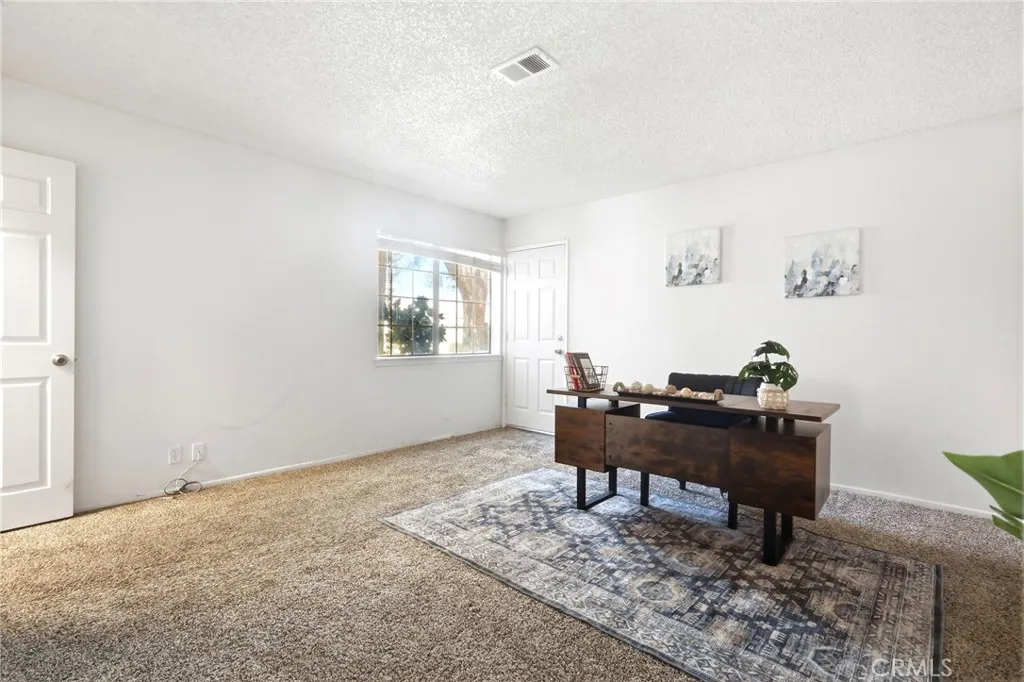 Additional image 40 of 19077 Elm Dr, Apple Valley, CA 92308