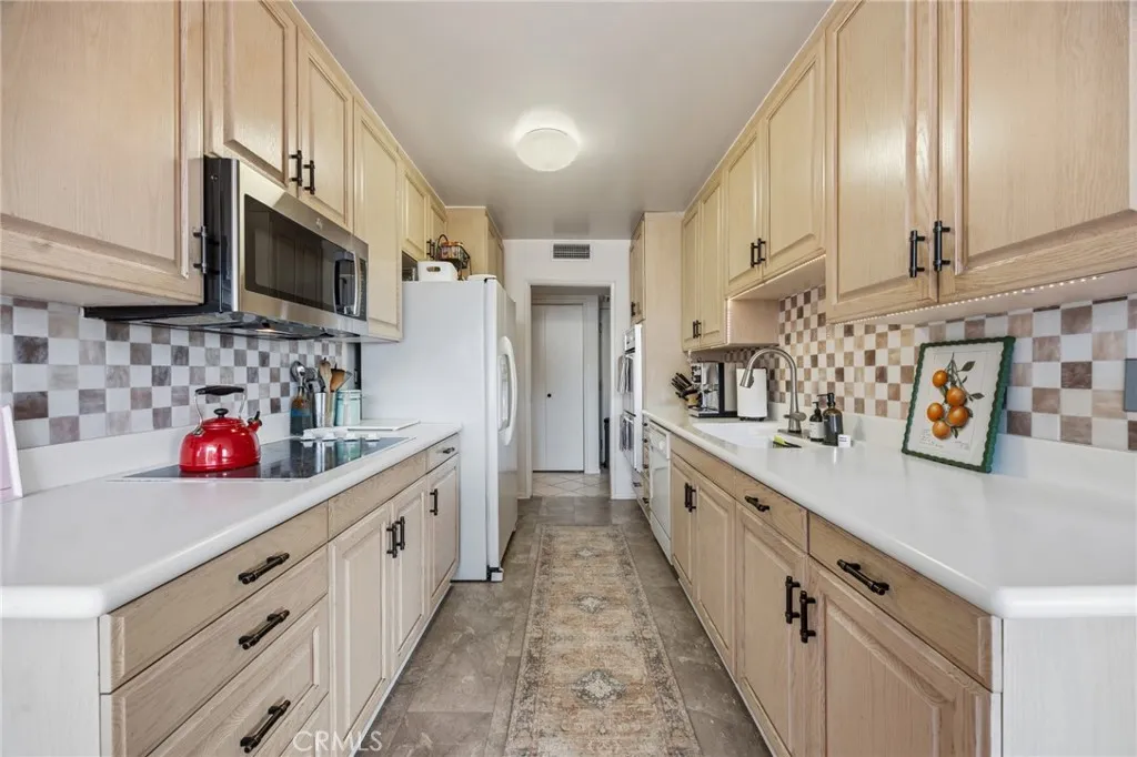 Additional image 31 of 14141 Dickens St Unit 312, Sherman Oaks, CA 91423
