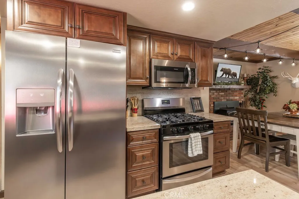 Additional image 8 of 373 Crystal Lake Rd, Big Bear Lake, CA 92315