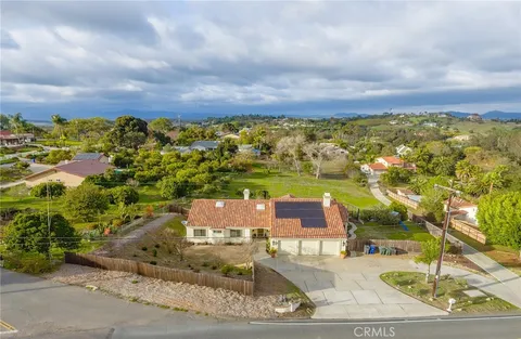 5027 Sleeping Indian Road, Fallbrook, CA 92028 - MLS#: FR25045147