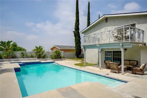 7980 Hollywood Way, Sun Valley, CA MLS: GD25100649
