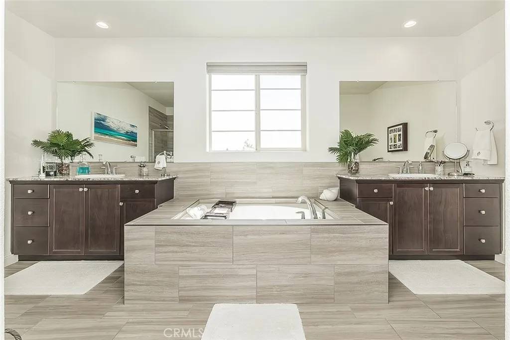Additional image 108 of 877 Treasure Hills Dr, Madera, CA 93636