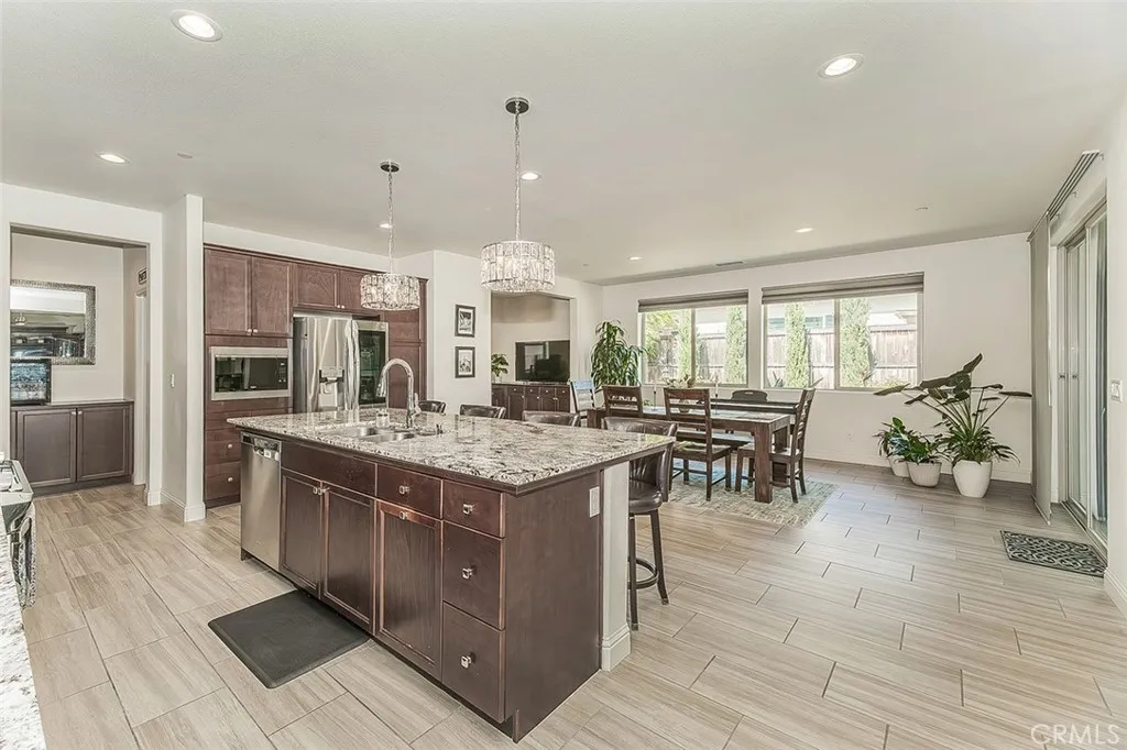 Additional image 13 of 877 Treasure Hills Dr, Madera, CA 93636