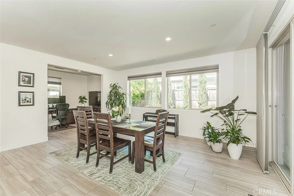 Additional image 16 of 877 Treasure Hills Dr, Madera, CA 93636