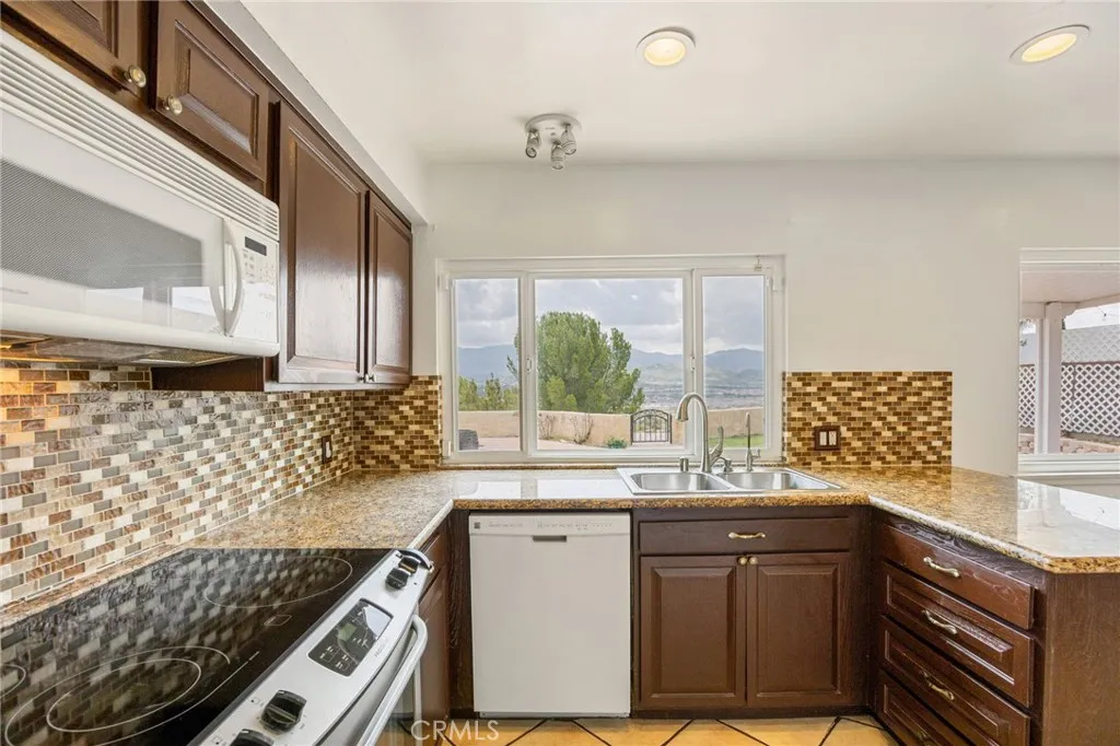 Additional image 16 of 16738 Goodvale Rd, Canyon Country, CA 91387