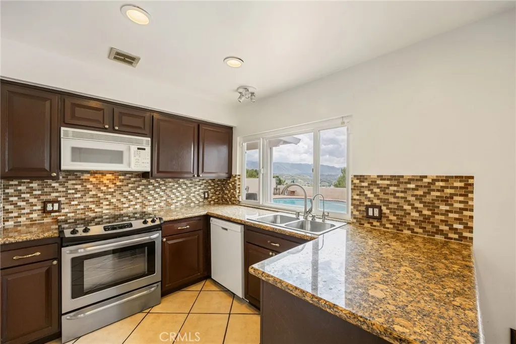 Additional image 64 of 16738 Goodvale Rd, Canyon Country, CA 91387