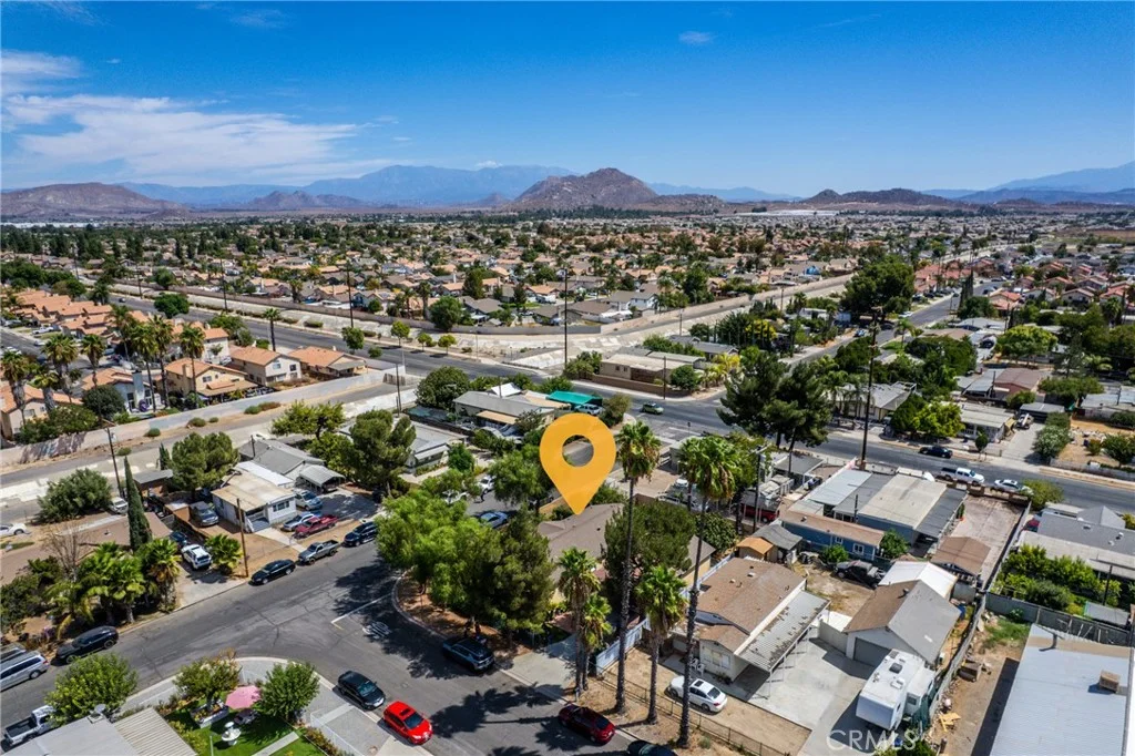 387 Turquoise Dr, Perris, CA 92571