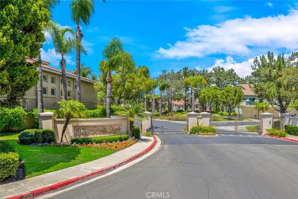 7999 E Viewrim Dr, Anaheim Hills, CA 92808